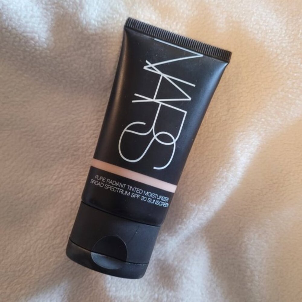 Nars Pure Radiant Tinted Moisturizer Broad Spectrum SPF 30